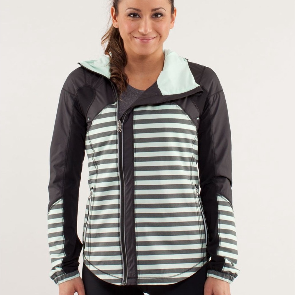 Lululemon Run Get Up And Glow Jacket Reflective 360